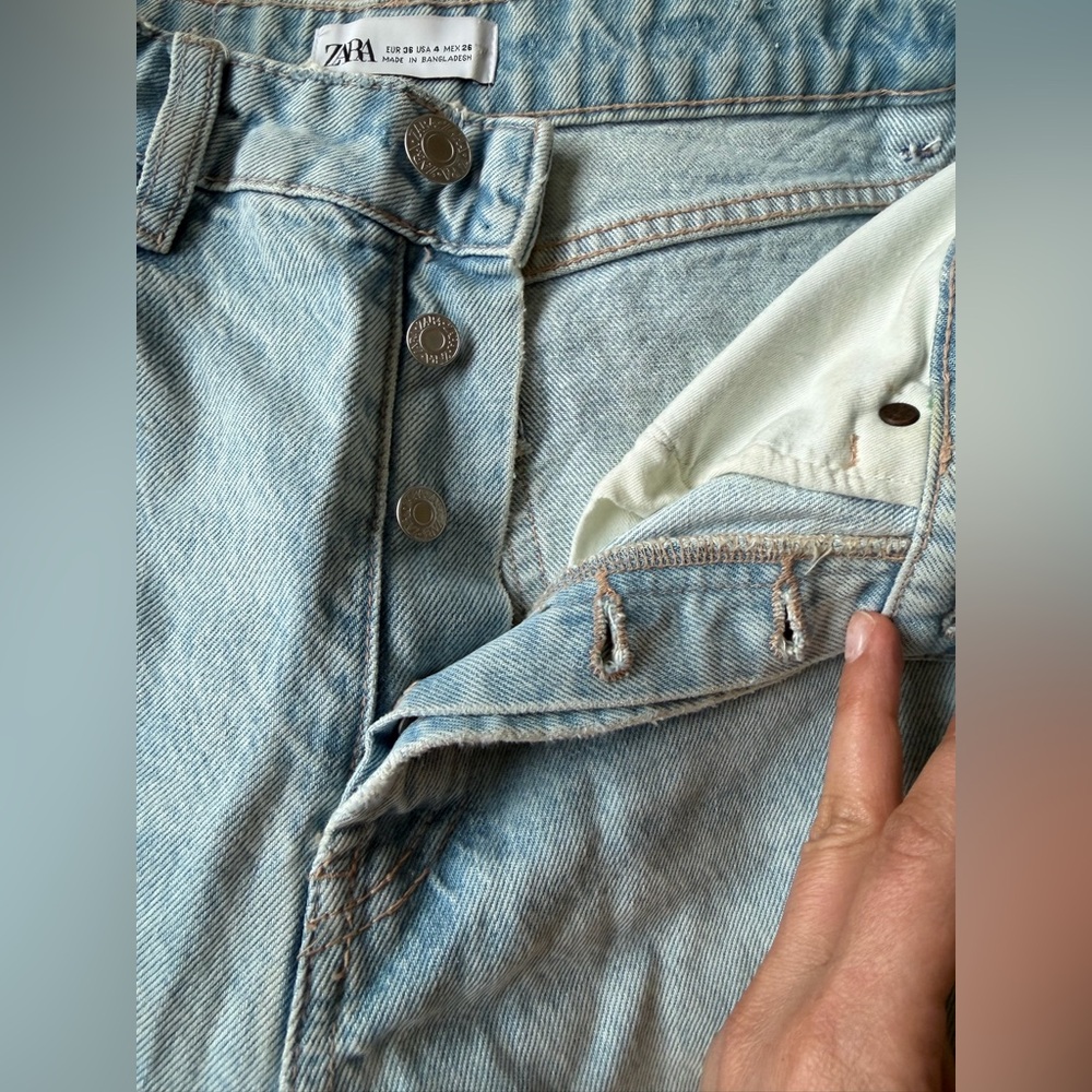 Zara Light Wash Straight Leg Jeans - Picture 3 of 4